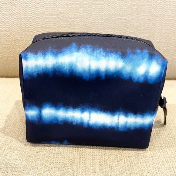 NWT Tory Burch Brigitte Ziggy Print Nylon Cosmetic Case - Picture 3 of 8